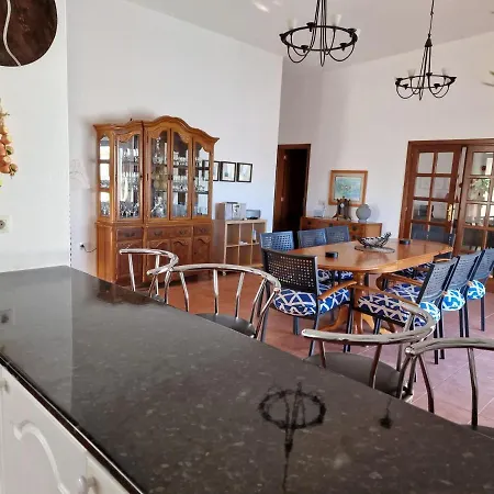Villa Spacious 4 Bed Family Villa Playa Blanca Lanzarote *